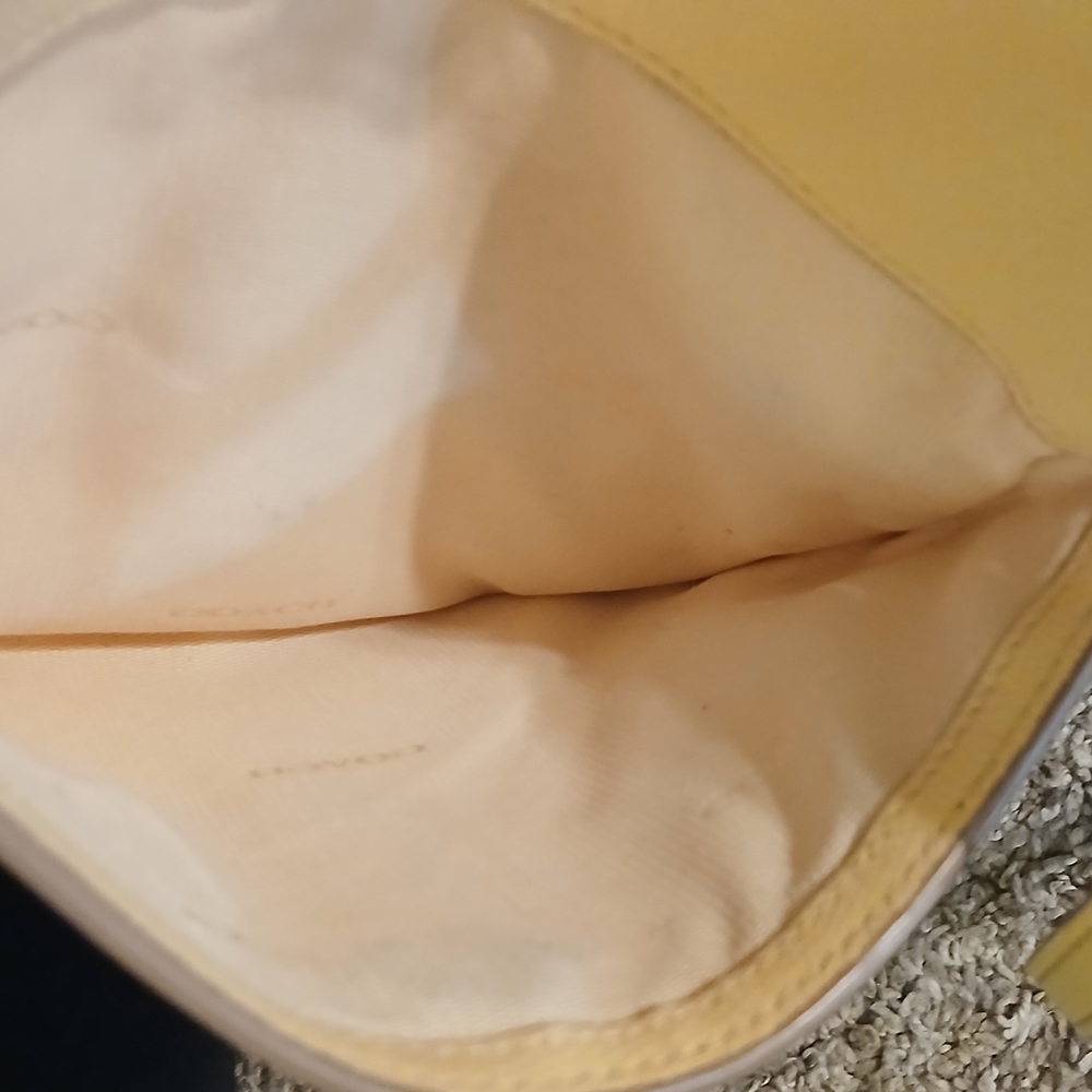 👜✨ Coach Pebbled Leather Crossbody Bag – Cream / Ivory ✨👜 - Picture 9 of 11
